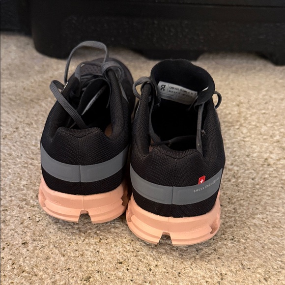 On Running CloudFlow Women's Black and Peach Athletic Shoes - Picture 4 of 9